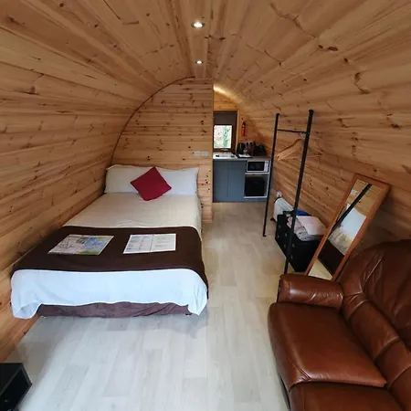 Priory Glamping Pods And Guest Campingplatz *
