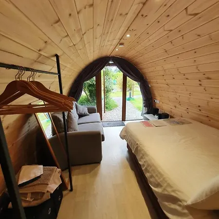 Priory Glamping Pods And Guest Campingplatz